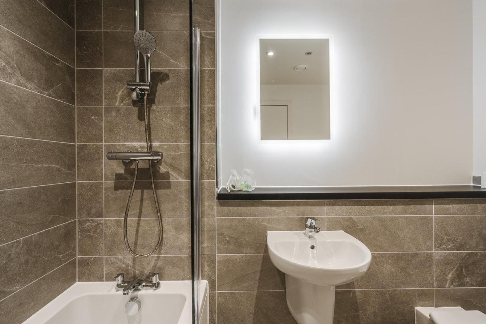 Guestready - Urban Refuge In Vauxhall, No Wifi Liverpool Buitenkant foto